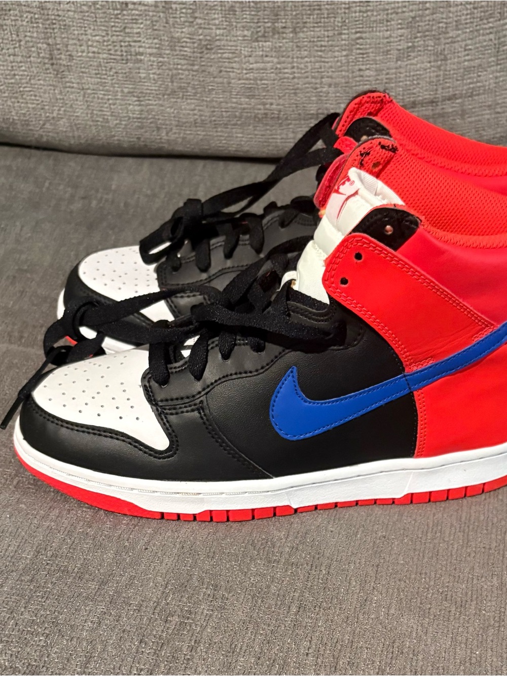 Nike Dunk High Knicks Black Red Blue GS Size 7Y
